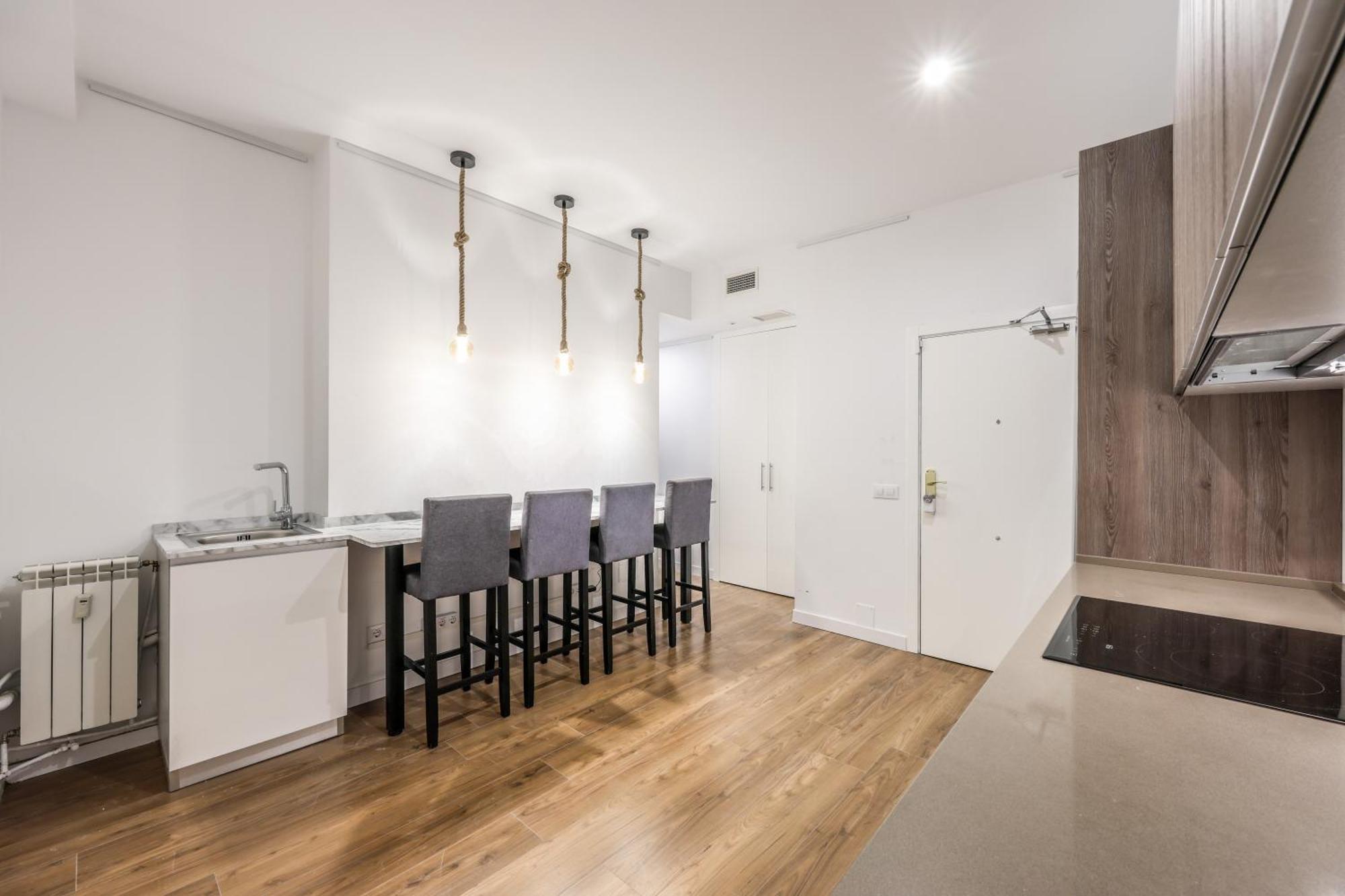 Be Coliving Madrid Centro Hotel Exterior photo